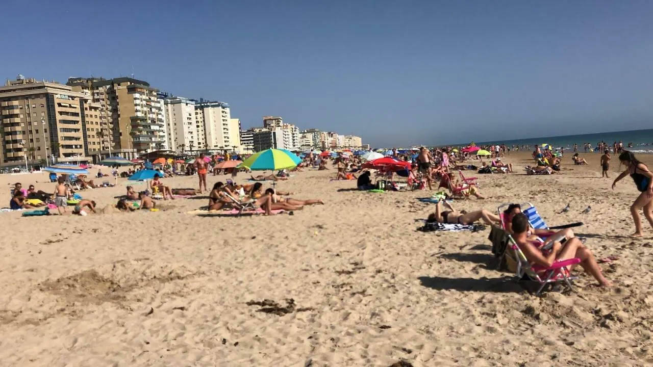 Apartamento Cerca De La Playa Victoria De Cadiz